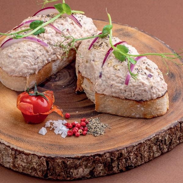 Bruschetta with pickled tuna