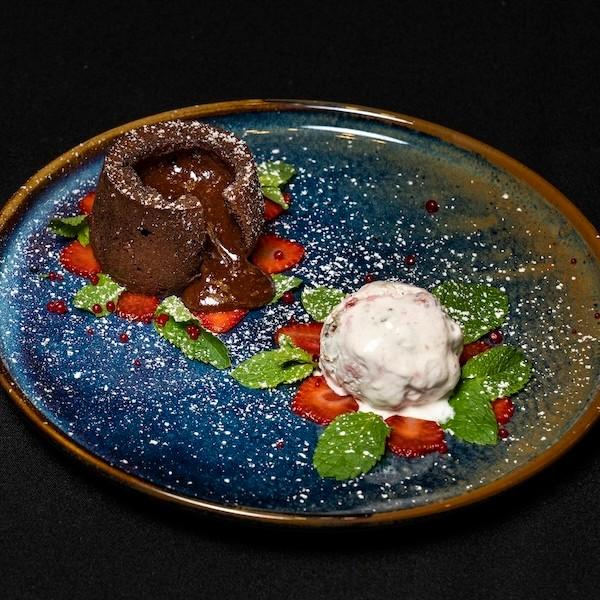 Chocolate fondant with cream ice cream