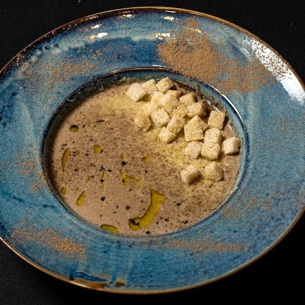 Mushroom cream soup with parmesan and croutons